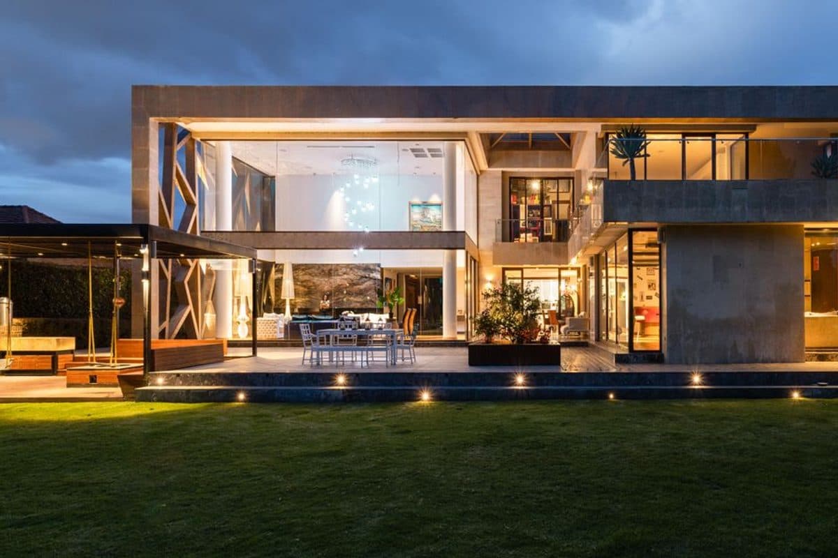 The North Tustin Housing Market: What Buyers and Sellers Should Know