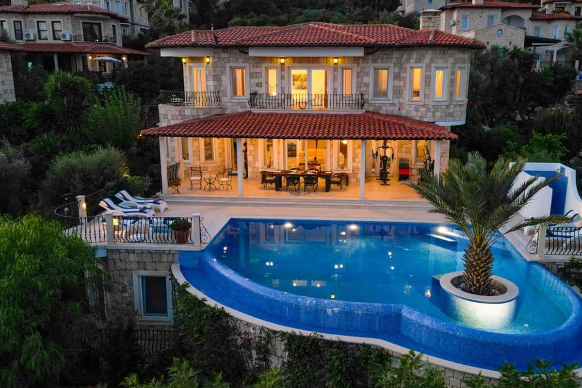 The Orange Housing Market: What Buyers and Sellers Should Know