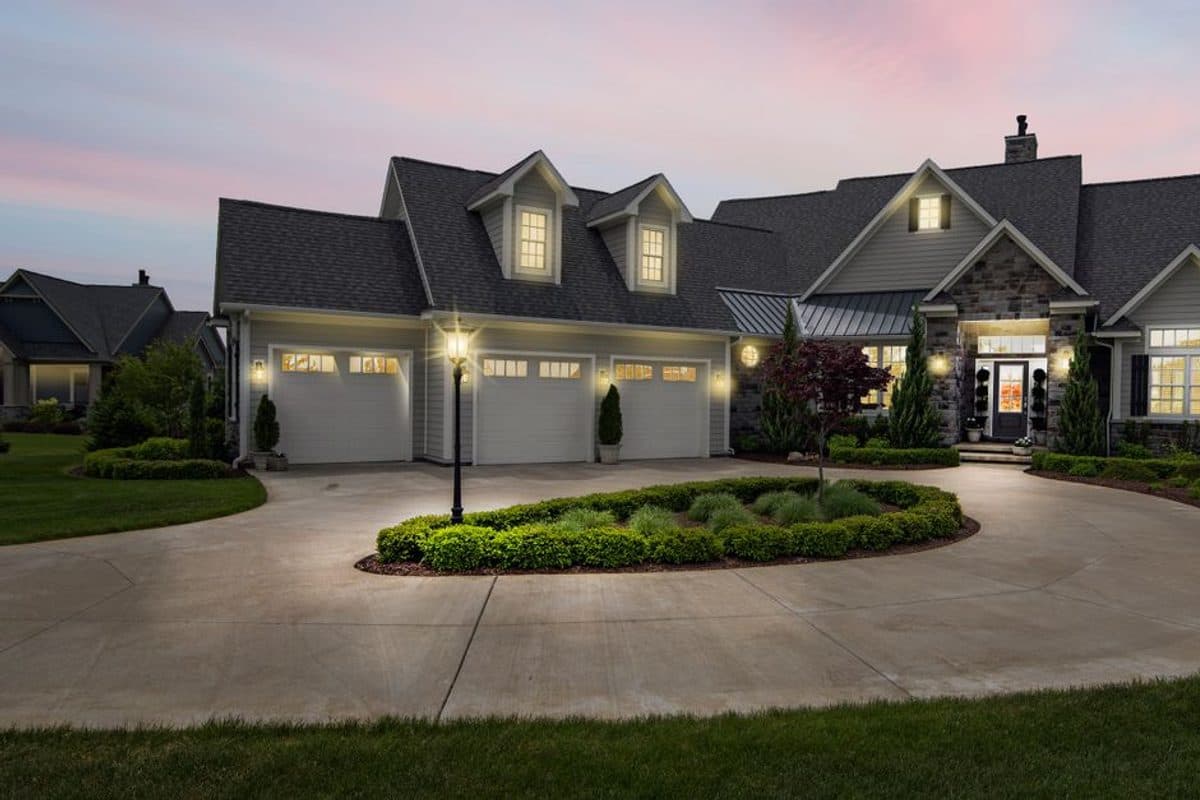 Sales climbed 3.2% last month while inventory kept building